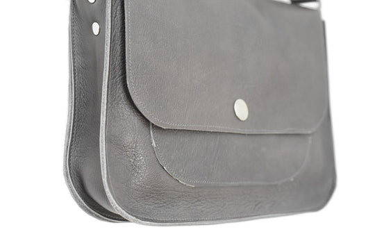 Handcrafted leather Small Red Upcycled Leather Handbag made in France - Detail 2