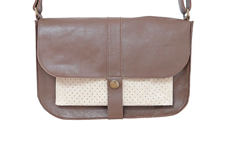 Sac à Bandoulière Marron En Faux Cuir Avec Ajourés - Taille Femme - Occasion Quasi Neuf
