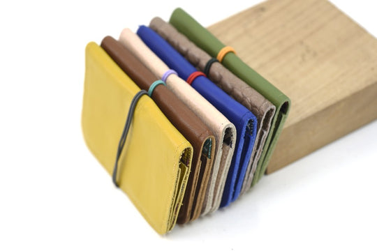 Porte-cartes en cuir en cuir artisanal fait main à Rennes - Photo 2