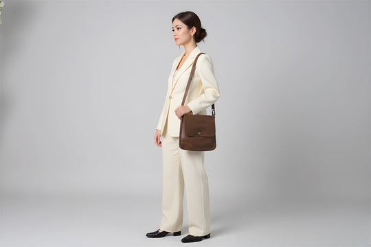 sac à main en cuir marron en bandoulière