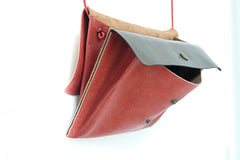 Shoulder leather bag with bellows
