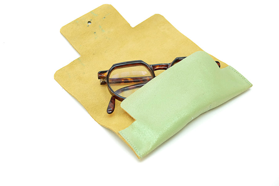 Etui à lunettes en cuir verte