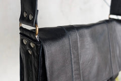 Men pouch leather black