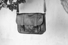 Men pouch leather black