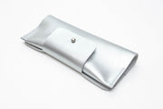 Etui à lunettes en cuir brillant