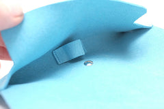 Etui à lunettes en daim bleu