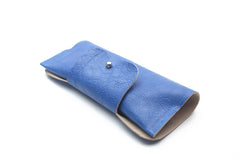 Etui de lunettes en cuir bleu