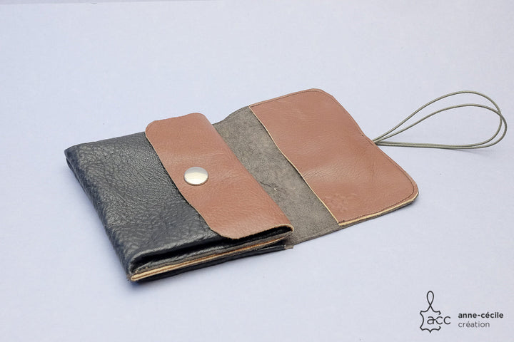 Grand porte-monnaie en cuir noir