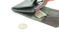 Grand porte-monnaie en cuir vert