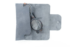 Pochette à lunettes en cuir gris