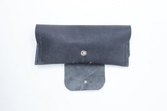 Pochette à lunettes en cuir gris