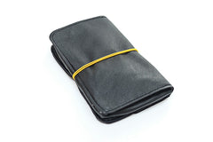 POCHETTE NOIRE À TABAC EN CUIR RECYCLÉ