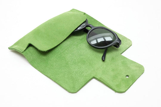 Range lunettes en daim