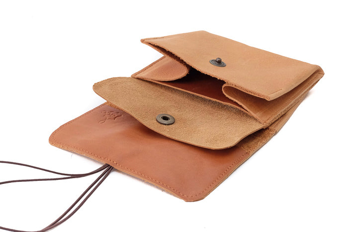 Grand porte-monnaie en cuir brun