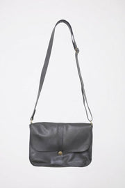 Sac à main artisanal en cuir noir haut de gamme confectionné à Rennes - Photo 14