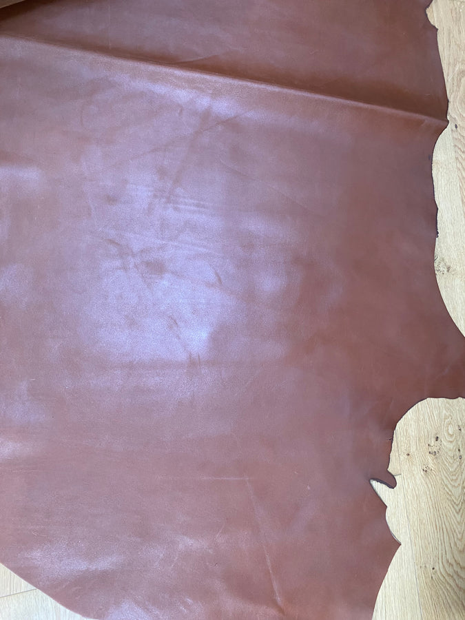 Sangle de basse en cuir camel sur mesure pour Celia