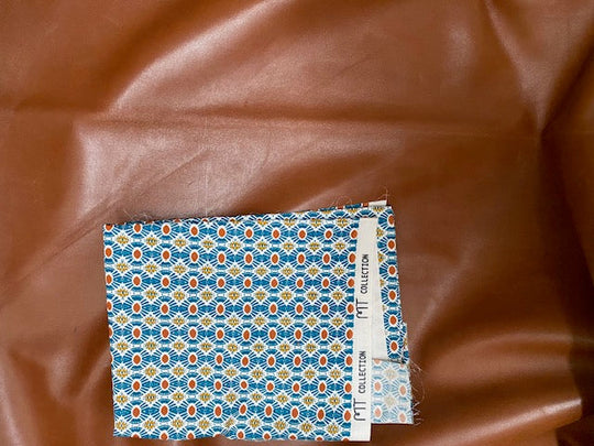 Protège cahier en cuir brun sur-mesure pour Daphné