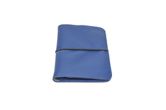 Pamilacan compact and flat wallet in genuine leather blue with matching elastic closure, made in Rennes.