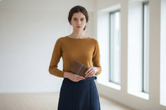 Portefeuille en cuir marron artisanal