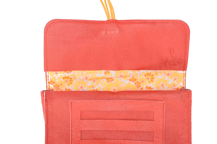 Etui à tabac en cuir rouge recyclé