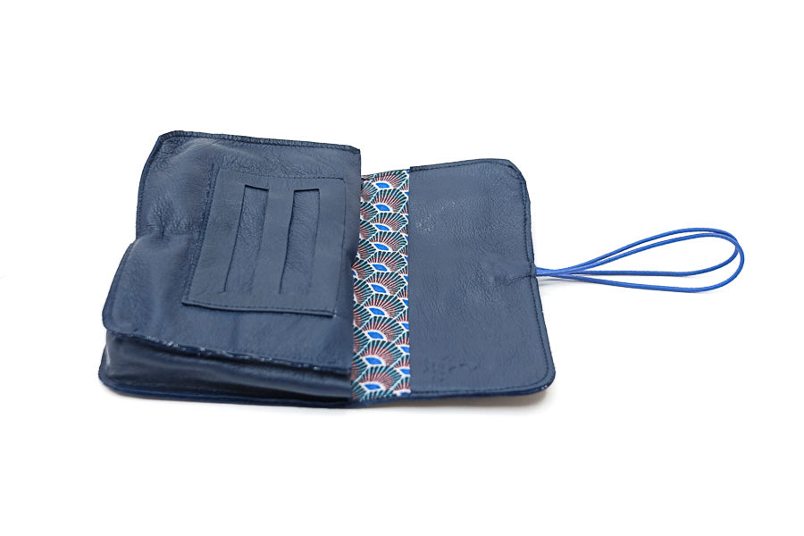 tobacco blue leather color pouch