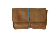 pochette à tabac à rouler en cuir recyclé de couleur camel - Photo 7
