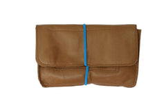 pochette à tabac à rouler en cuir recyclé de couleur camel - Photo 7