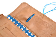 pochette à tabac à rouler en cuir recyclé de couleur camel - Photo 9