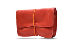 Tobacco pouch red in full grain leather, made in France, engraving offered.
