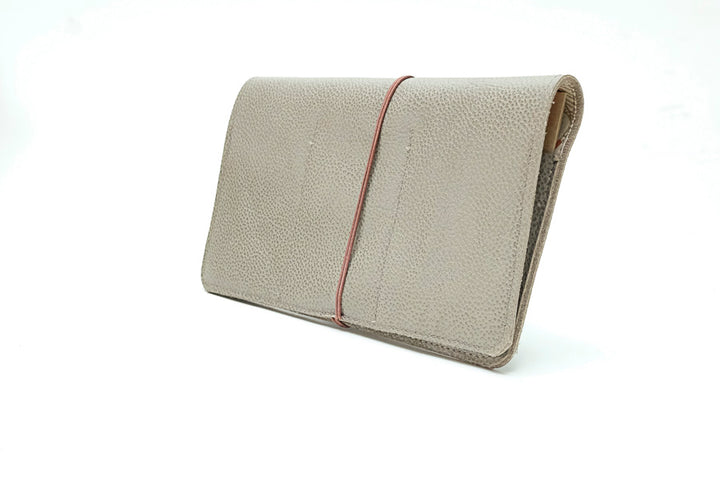 Porte-chéquier en cuir artisanal beige