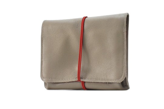 Handcrafted leather Large Beige Coin Purse in Supple Leather made in France - Detail 1