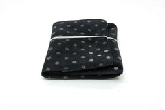 Grand porte-monnaie en daim noir à pois