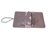 Pamilacan compact and flat wallet in genuine leather brown dark with matching elastic closure, made in Rennes.