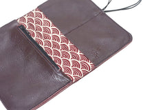 Pamilacan compact and flat wallet in genuine leather brown dark with matching elastic closure, made in Rennes.