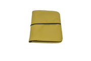 Detail of the anti-sandwich crease and the meticulous finishes of a leather wallet yellow CreationACC.
