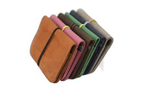 Porte-cartes en cuir en cuir artisanal fait main à Rennes - Photo 2