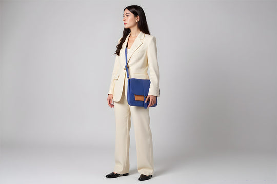 sac à main en cuir bleu en bandoulière