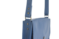 Sac à main cuir artisanal bleu bandouliere
