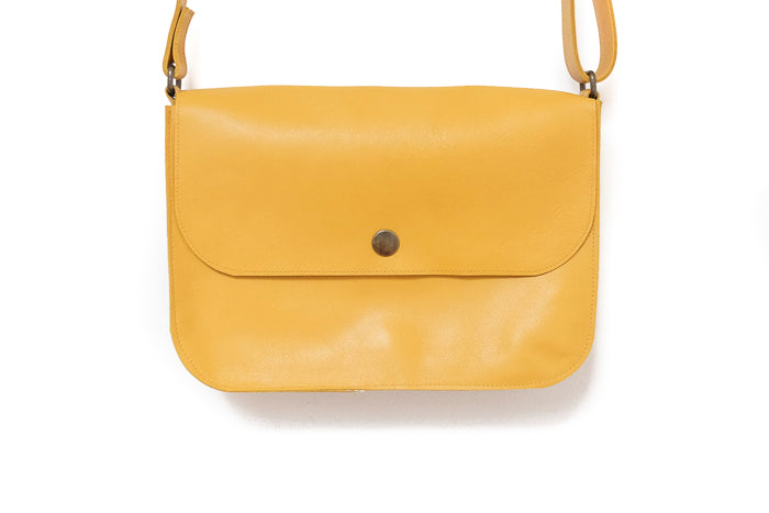 Leather handbag yellow