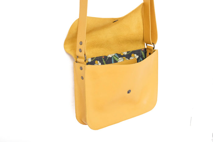 Leather bag yellow