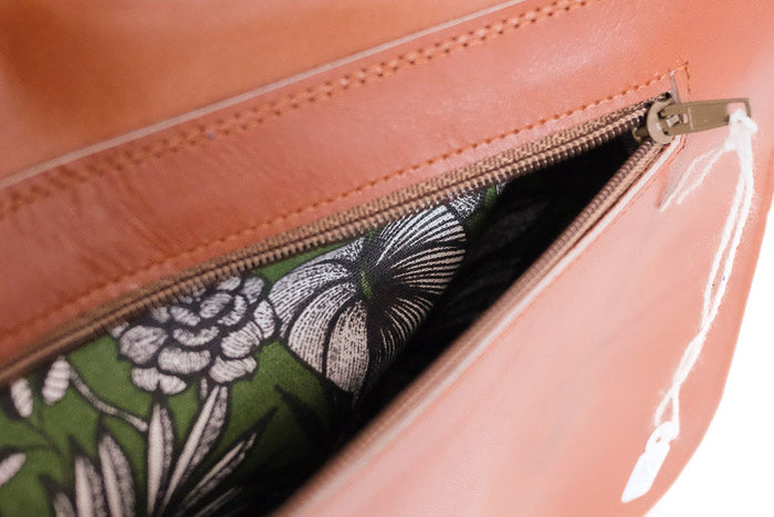 Brown leather handbag 