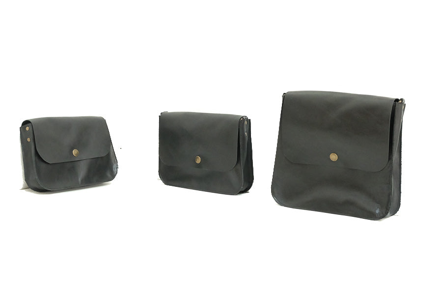 Leather shoulder bag black