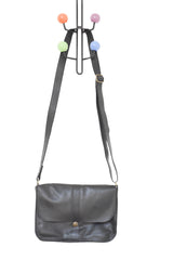Petit sac à main en cuir noir upcycling | Création artisanale à Rennes
