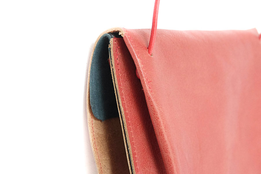 Shoulder leather bag with bellows