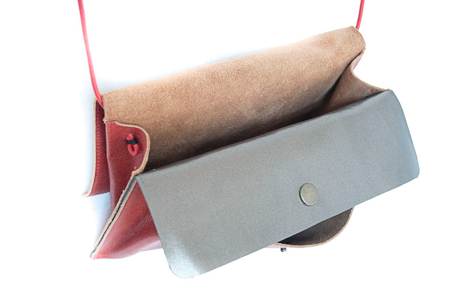 Shoulder leather bag with bellows