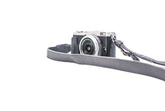 Sangle appareil photo fuji cuir bleu gris