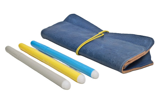 trousse en cuir de vachette minimaliste, avec fermeture élastique
