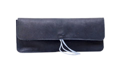 Trousse d'école et de bureau en cuir noir souple avec fermeture par élastique de couleur, fabriquée à la main.