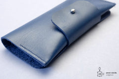 Etui à lunettes en cuir bleu marine