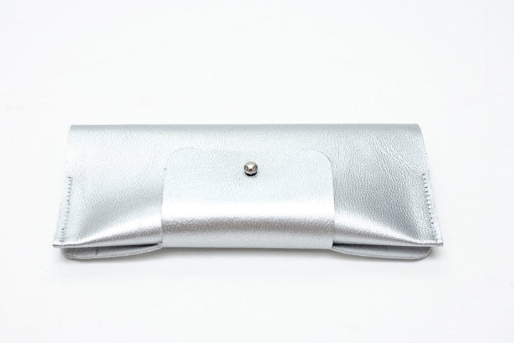 Etui à lunettes en cuir brillant